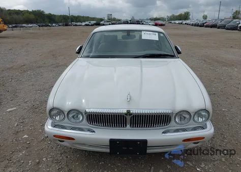 2001 Jaguar Xj8 Vanden Plas z USA, uszkodzony, nr VIN SAJDA24C11LF22302